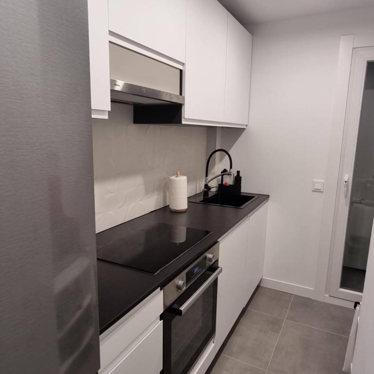 Apartamento NINES moderno y céntrico, en zona tranquila cerca de la playa - Apartamento de 2 dormitorios - 15