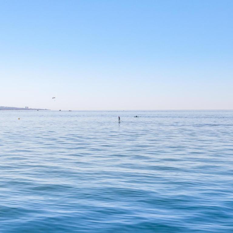 Golden Mile Studio I Seaview I Pools I Beach 4minutes walk I Free Parking - Studio Apartment with Sea View - 45
