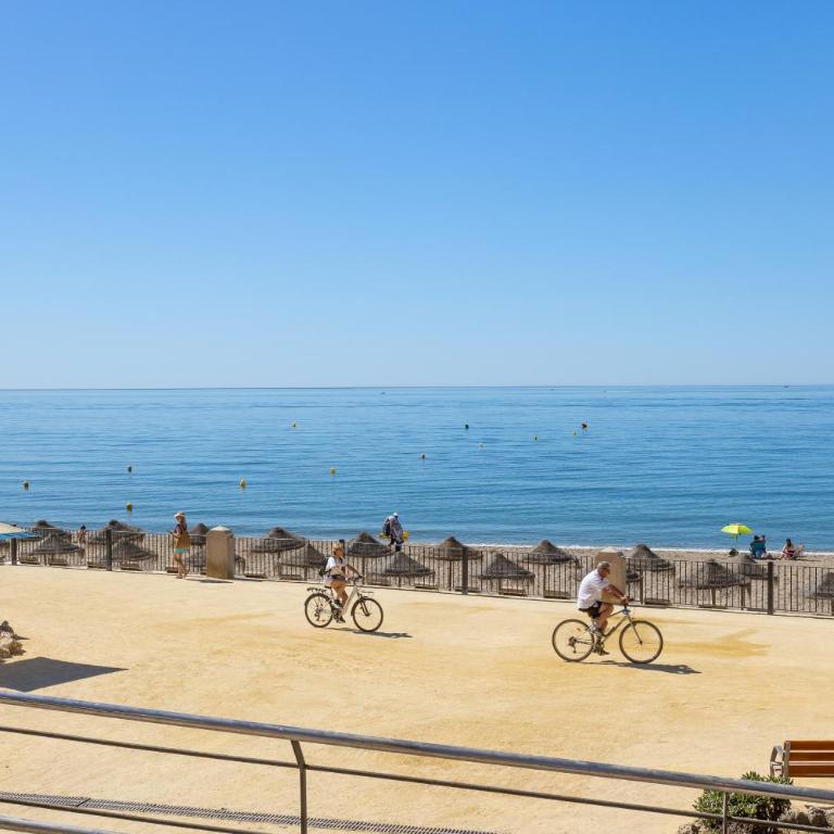 Golden Mile Studio I Seaview I Pools I Beach 4minutes walk I Free Parking - Studio Apartment with Sea View - 42