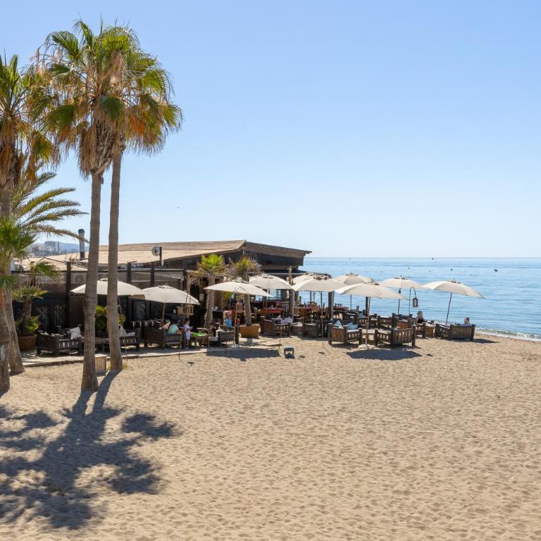Golden Mile Studio I Seaview I Pools I Beach 4minutes walk I Free Parking - Studio Apartment with Sea View - 62