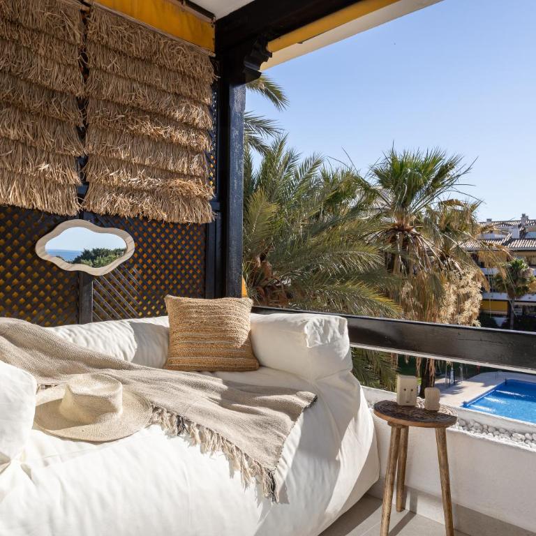 Golden Mile Studio I Seaview I Pools I Beach 4minutes walk I Free Parking - Studio Apartment with Sea View - 12