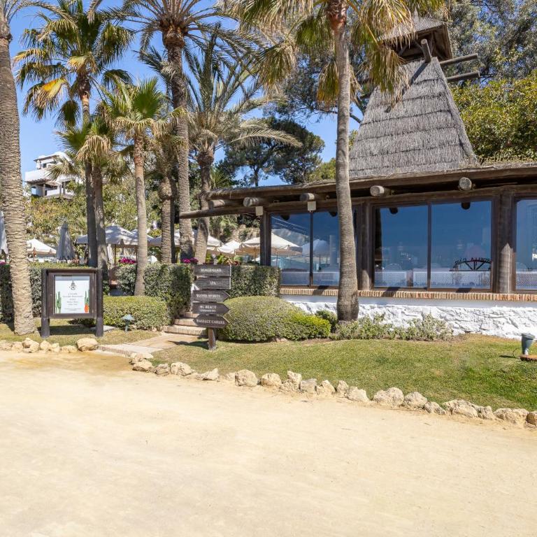 Golden Mile Studio I Seaview I Pools I Beach 4minutes walk I Free Parking - Studio Apartment with Sea View - 69