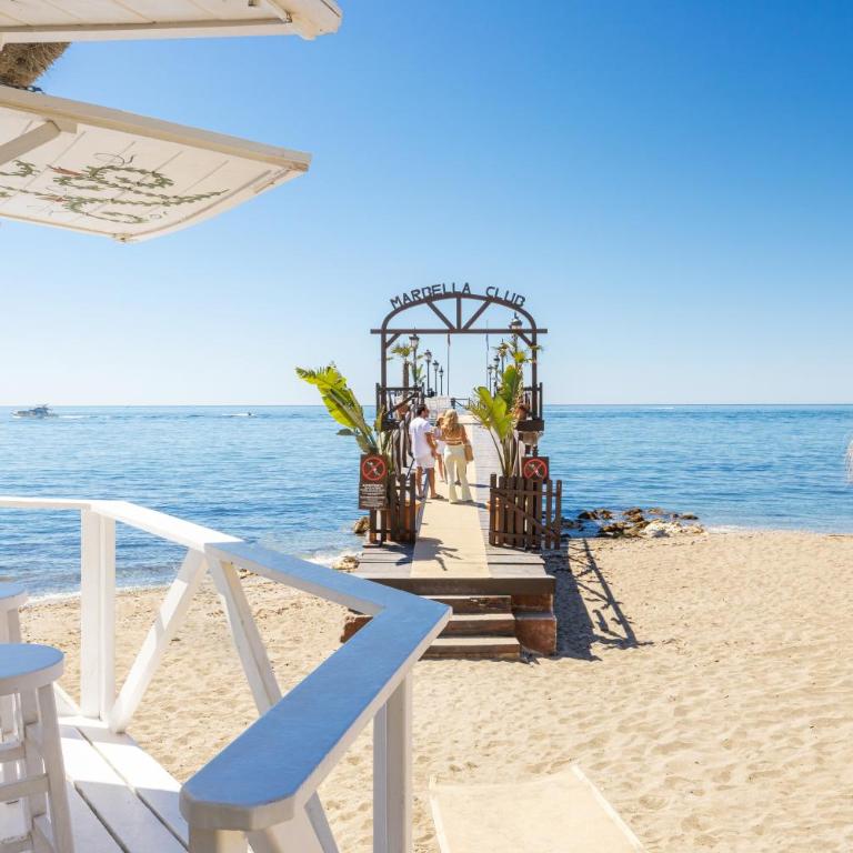 Golden Mile Studio I Seaview I Pools I Beach 4minutes walk I Free Parking - Studio Apartment with Sea View - 61