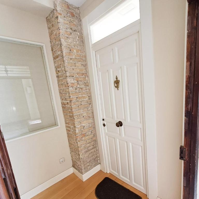 ApartaSuite Centro Histórico Ático tranquilo y luminoso en el corazón de Granada - Apartment - 48