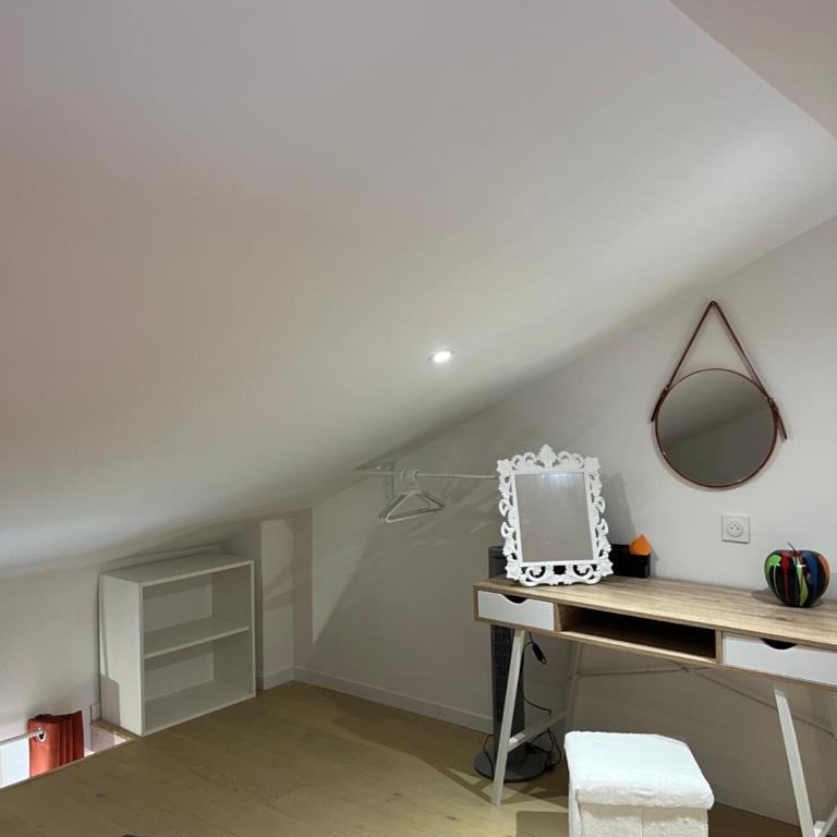 MAGNIFIQUE DUPLEXE calme et climatisé, à 2 pas d'intra muros - One-Bedroom Apartment - 6
