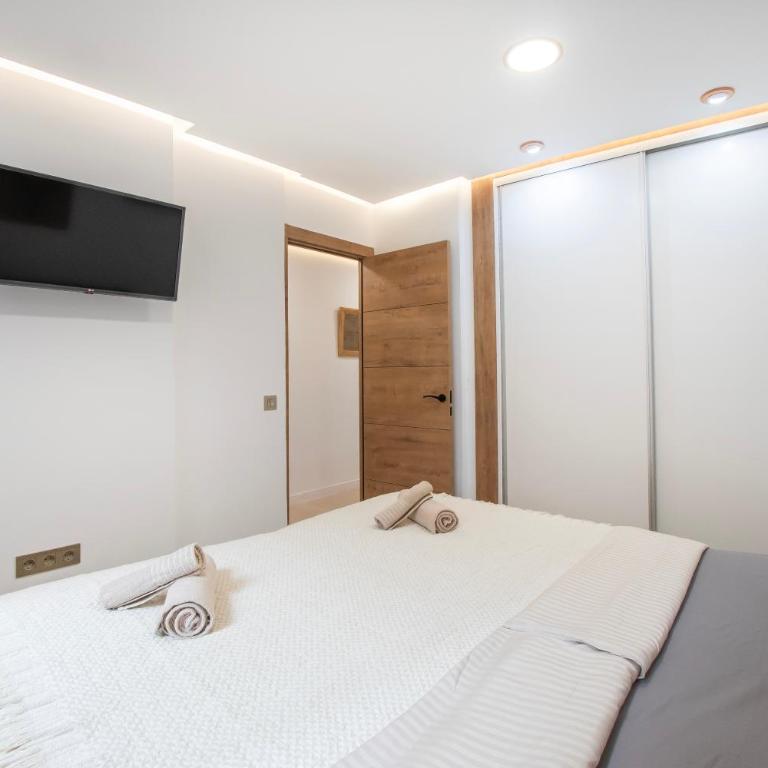 Newly renovated, luxurious apartment with a heated pool - by TENERIFEHINTS - Casa - 25