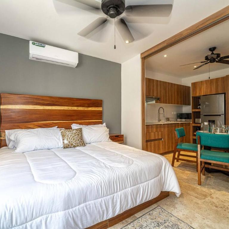 King Suite with Balcony, Gym and Rooftop Pool - Apartamento - 16