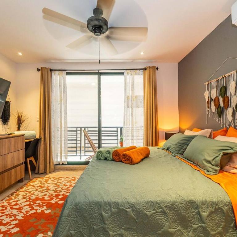 King Suite with Private Balcony, Rooftop Pool, Gym - Apartamento - 9
