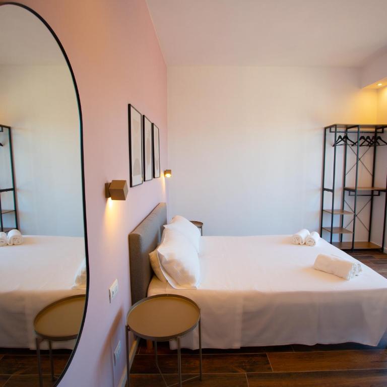 Marina 8 - Deluxe Double Room - 1