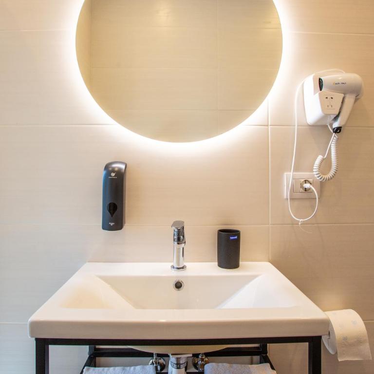 Marina 8 - Double Room with Private Bathroom - 2