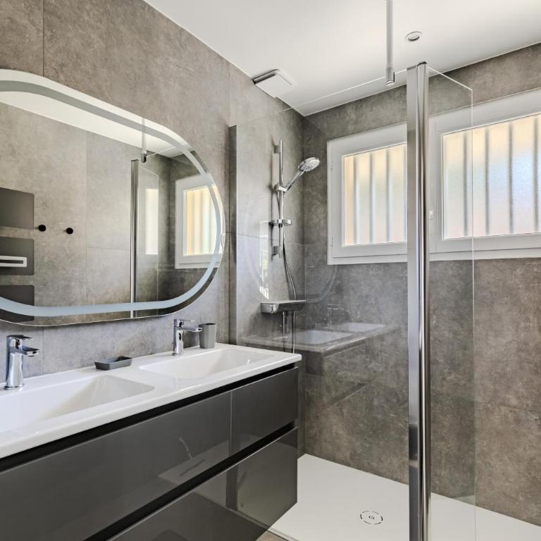 Villa rénovée,piscine chauffée, dans les pins à 4min de l'océan-AG29 - Villa avec Piscine Privée - 29