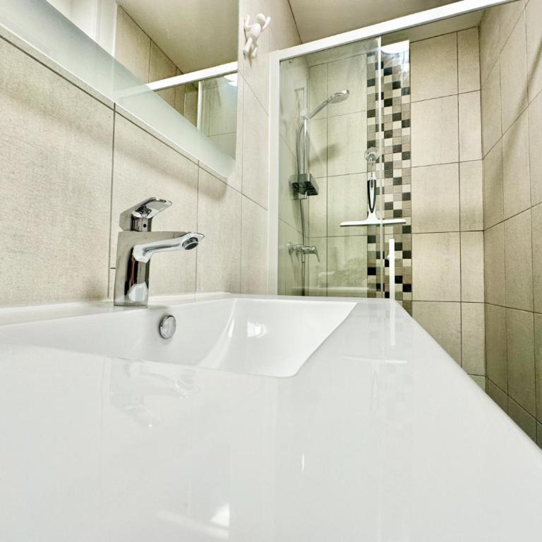 Le Feuillardier, calme avec balcon et parking - Appartement 1 Chambre - 4
