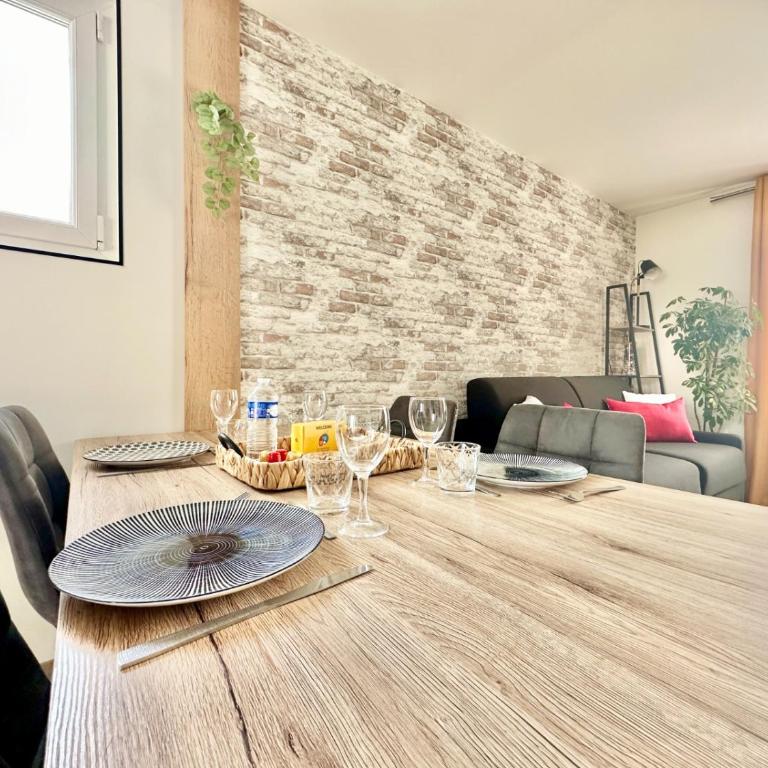 Le Feuillardier, calme avec balcon et parking - Appartement 1 Chambre - 12