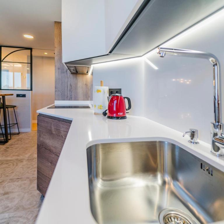 Plaza España - Apartamentos Burgos Deluxe - Apartamento Deluxe de 3 dormitorios - 13