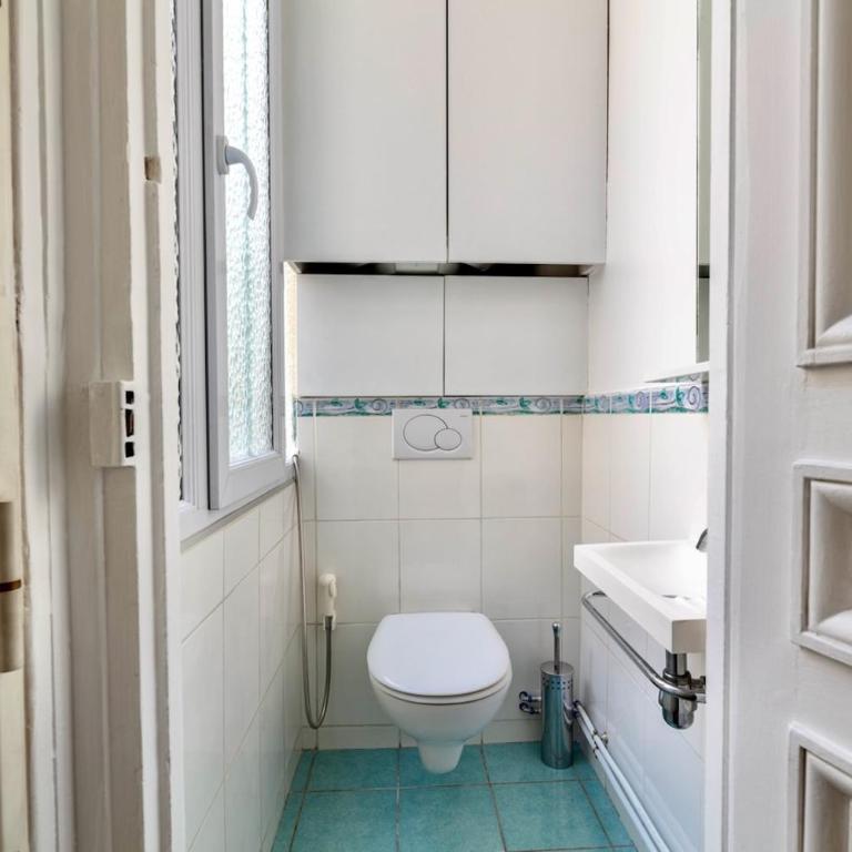 Charming French Style Apartment with Eiffel Tower View Prime Location Near Top Attractions - Appartement 2 Chambres avec Vue - 10