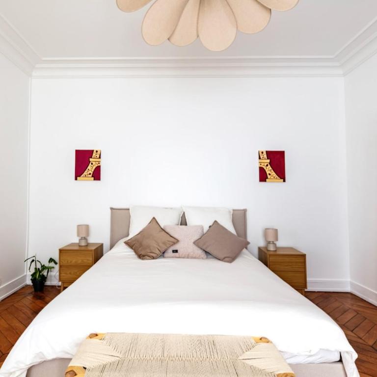 Charming French Style Apartment with Eiffel Tower View Prime Location Near Top Attractions - Appartement 2 Chambres avec Vue - 15