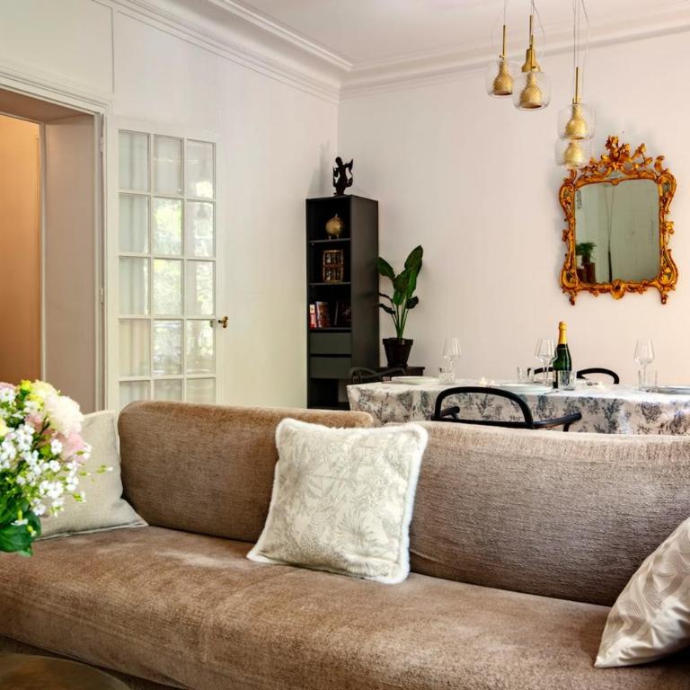 Charming French Style Apartment with Eiffel Tower View Prime Location Near Top Attractions - Appartement 2 Chambres avec Vue - 23