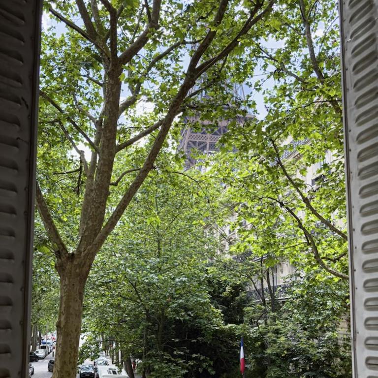 Charming French Style Apartment with Eiffel Tower View Prime Location Near Top Attractions - Appartement 2 Chambres avec Vue - 26