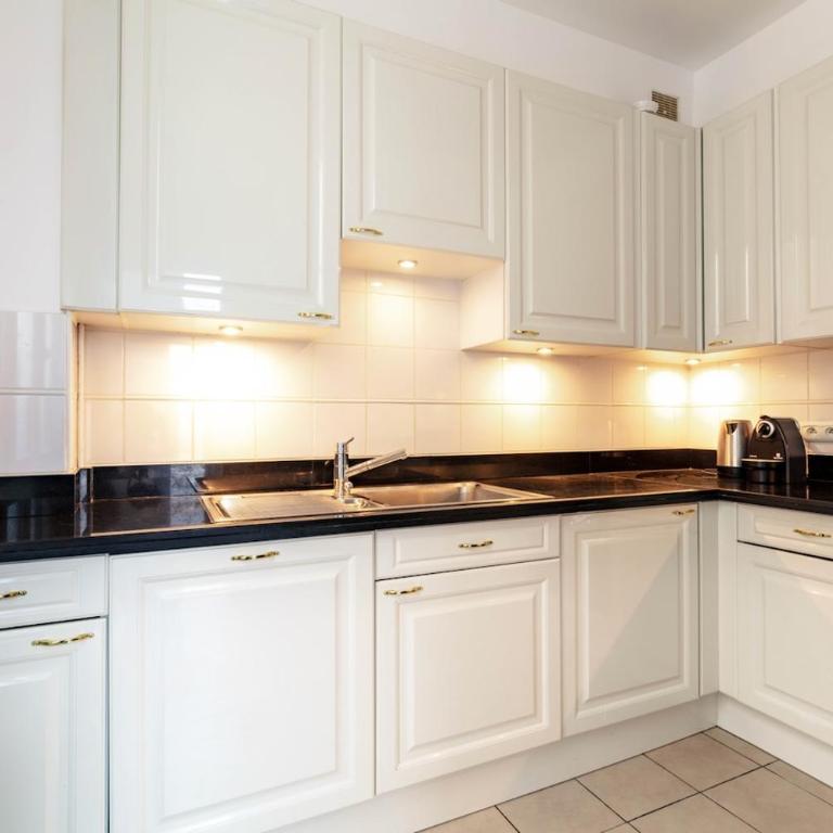 Charming French Style Apartment with Eiffel Tower View Prime Location Near Top Attractions - Appartement 2 Chambres avec Vue - 30