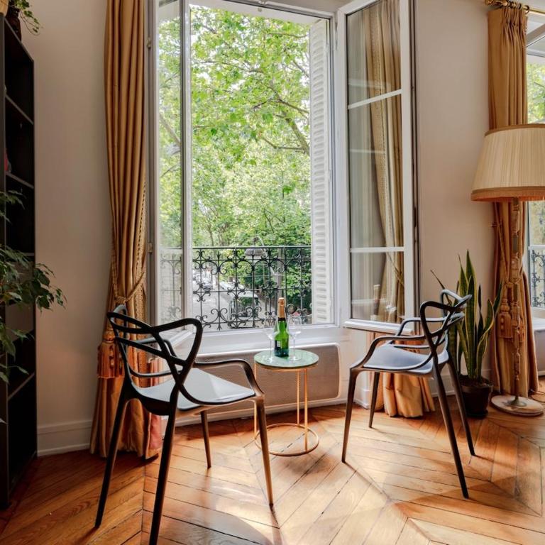 Charming French Style Apartment with Eiffel Tower View Prime Location Near Top Attractions - Appartement 2 Chambres avec Vue - 28