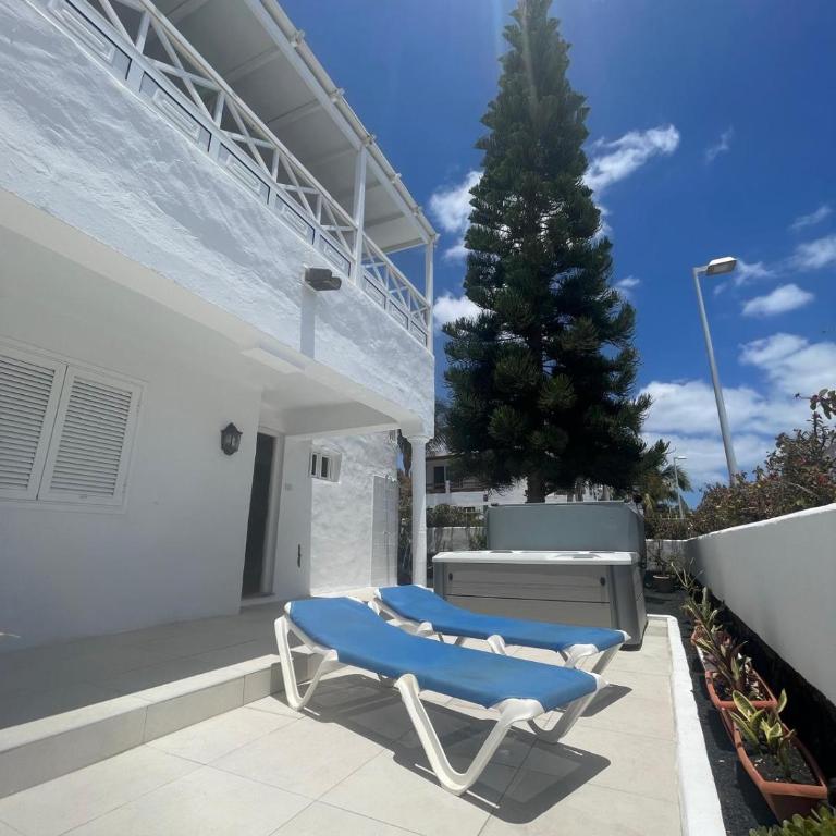 Villa Carmiña - Three-Bedroom Villa - 2