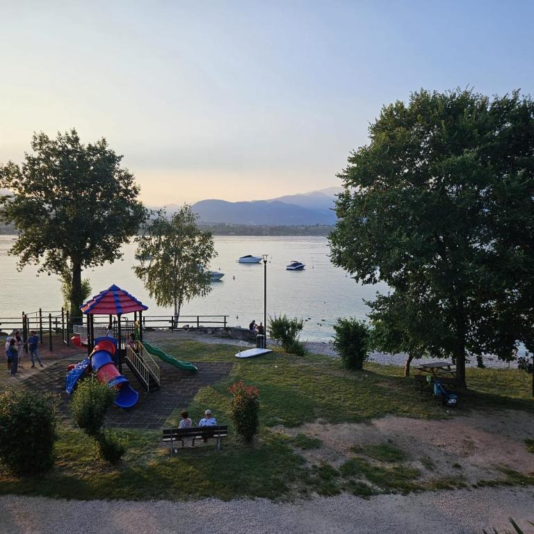 Villa Riflessi - Manerba del Garda - by tourquoisevea - Villa Fronte Spiaggia - 49