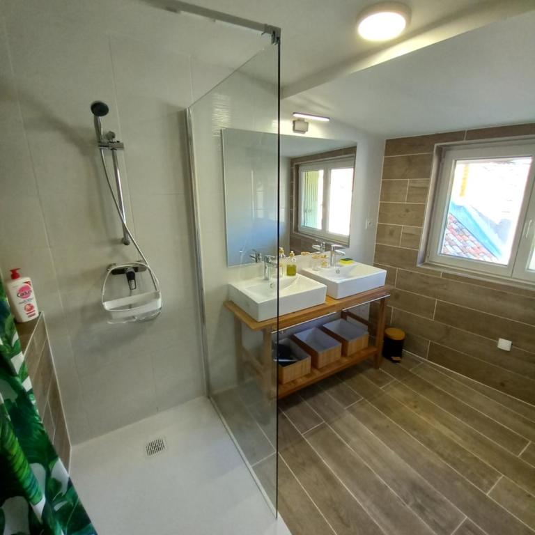 T3 Aqui es Besièrs - Centre-Historique - Cathédrale & Halles - Clim - Wifi - Free parking sur demande - Appartement 2 Chambres - 13