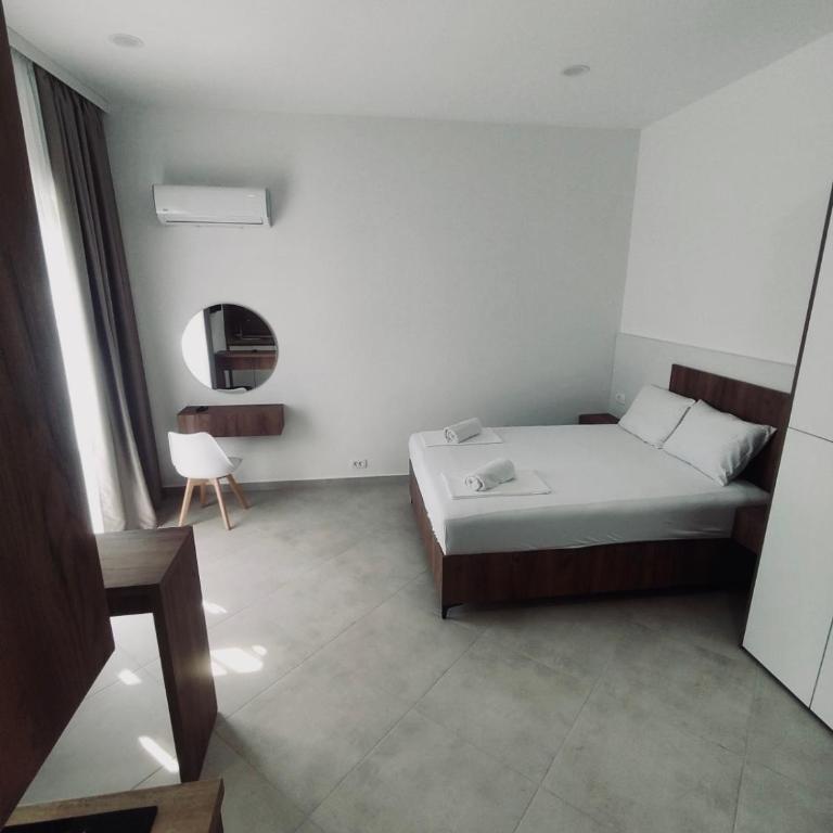 Sunny Coast - One-Bedroom Apartment - 2