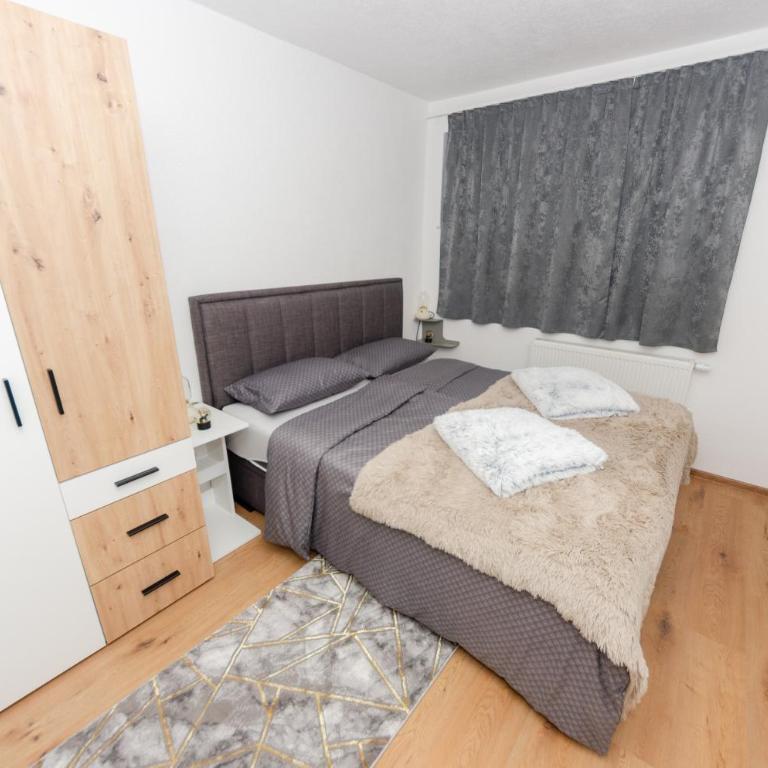 Apartment Center Korzo - Three-Bedroom Apartment - 10