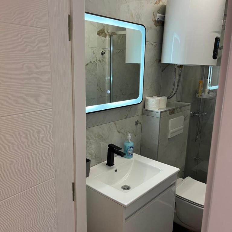 Apartmani Berdovic 2 - Dvokrevetna Soba sa Bračnim Krevetom - 11