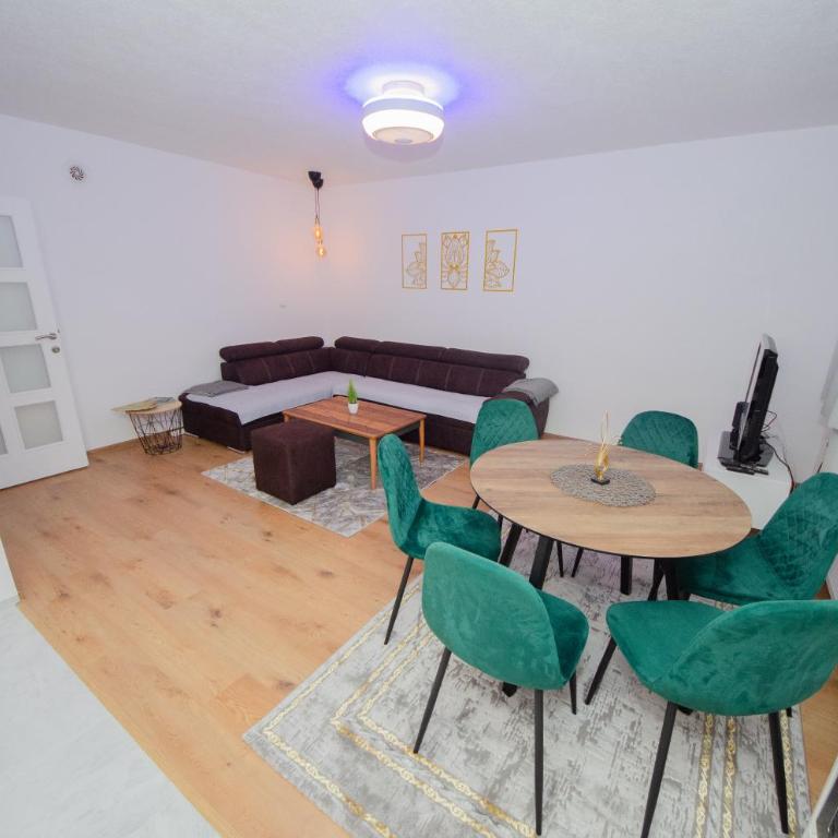 Apartment Center Korzo - Three-Bedroom Apartment - 17