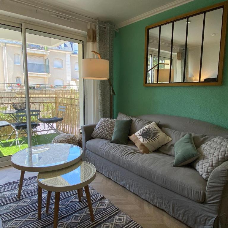 Chaleureux deux pièce coeur de ville avec parking privé - One-Bedroom Apartment - 10
