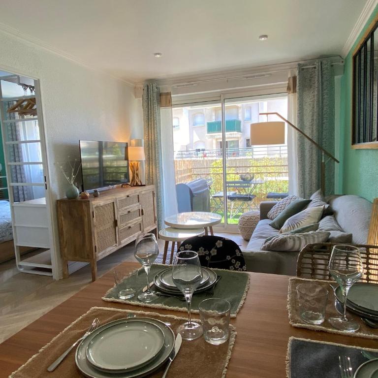 Chaleureux deux pièce coeur de ville avec parking privé - One-Bedroom Apartment - 13