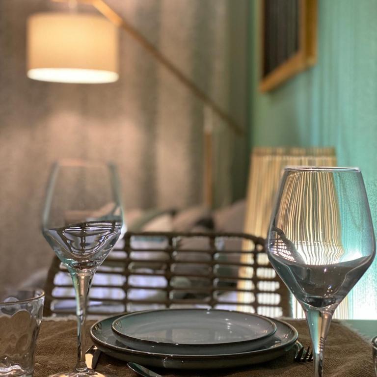 Chaleureux deux pièce coeur de ville avec parking privé - One-Bedroom Apartment - 16