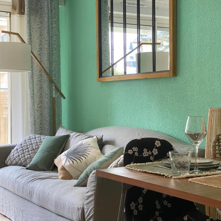Chaleureux deux pièce coeur de ville avec parking privé - One-Bedroom Apartment - 18