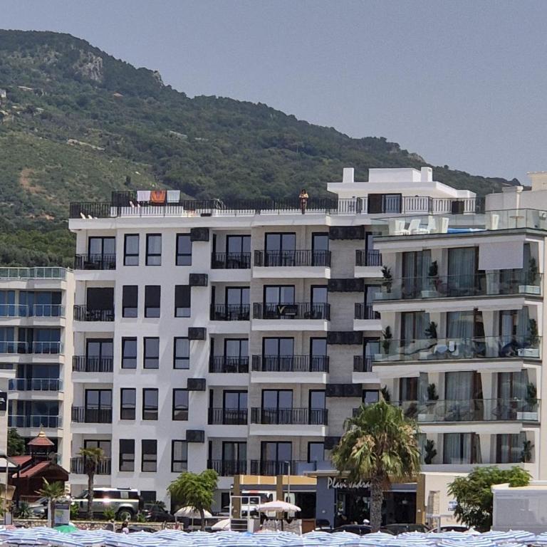 Vienna Luxury Apartments - Apartment with Mountain View - 3