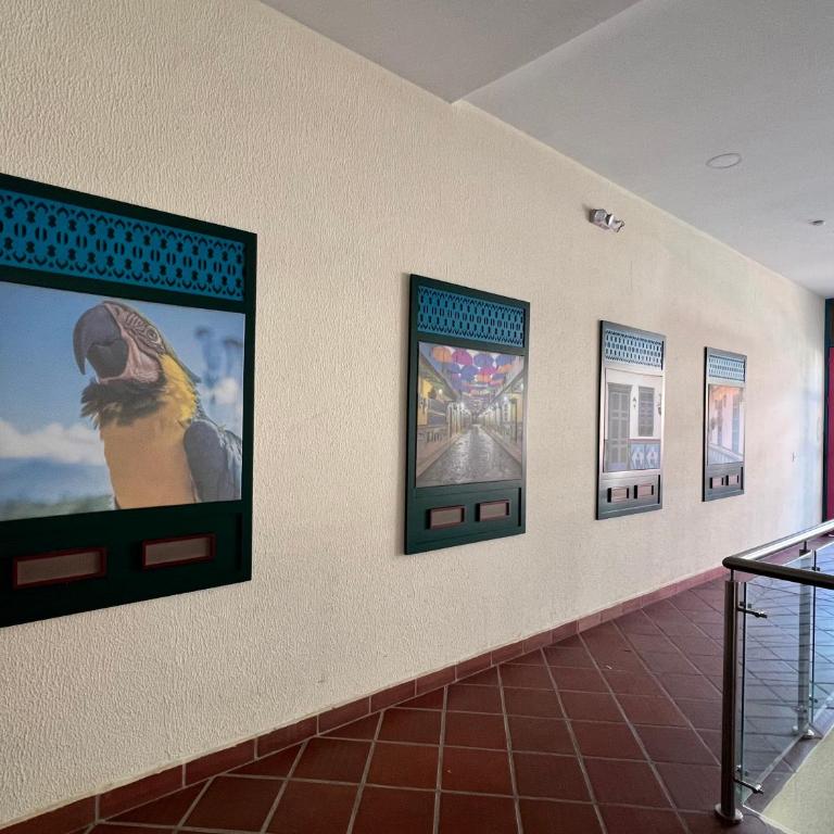 Apto cerca Malecón, Plaza Principal, Plazoleta Zocalos, a 8 min de la Piedra del Peñol, GRATIS PARQUEADERO!!! - Apartamento de 3 dormitorios - 26