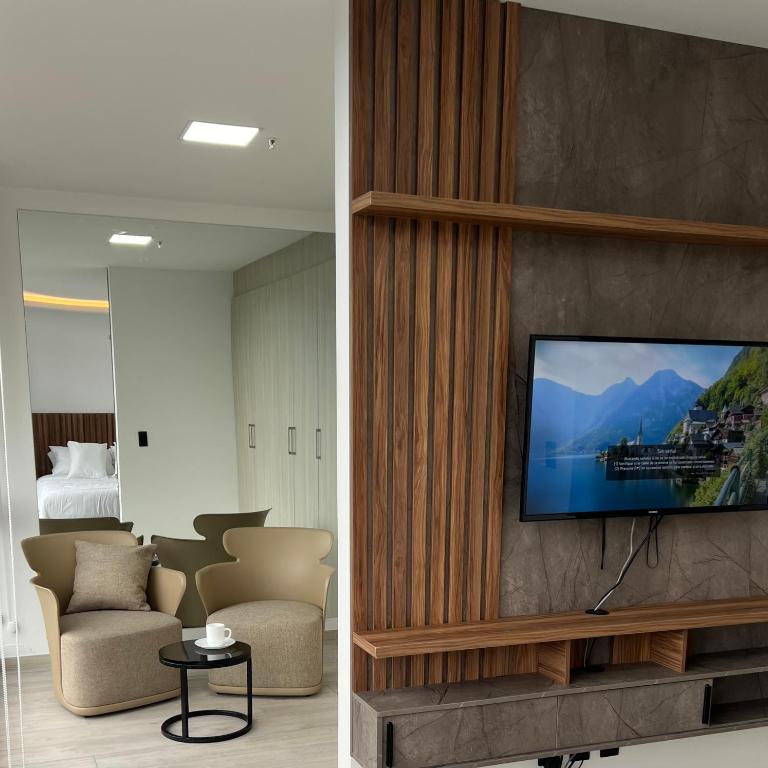 Estudio Panorámico en Corazón de Quito - Apartamento de 1 dormitorio - 2