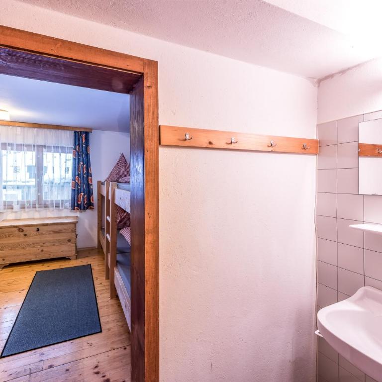 Berggasthof Biberg - Familienzimmer mit Gemeinschaftsbad - 4
