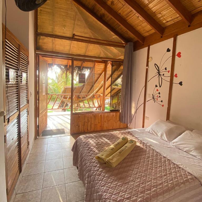 The Point Mancora Beach - Habitación con cama grande y vistas al jardín - 2