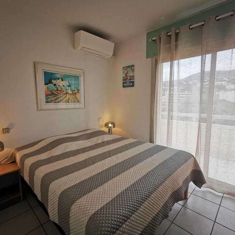 Le Lavandou T2 pour 4 pers avec balcon et parking - FR-1-803-1 - Apartment - 2