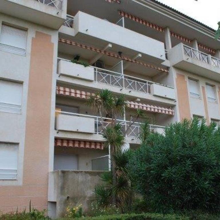 Le Lavandou : Agréable 2 pièces proche plage, terrasse, 4 personnes - FR-1-803-17 - Appartamento - 1
