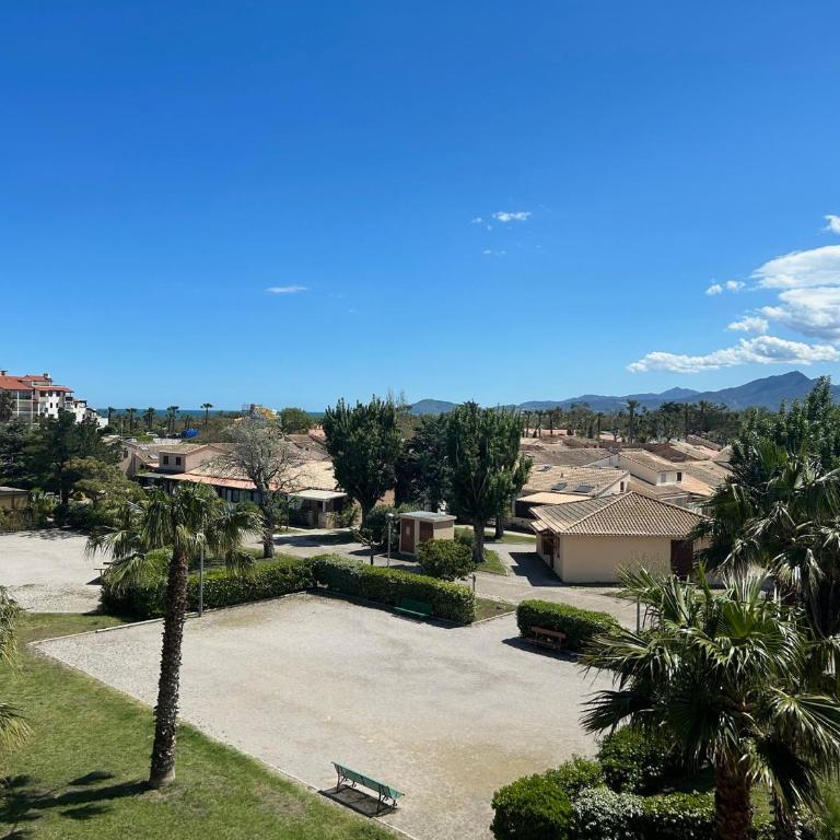 T2 Mezzanine Saint-Cyprien: Proche Plage, Parking Sécurisé, Équipé, Animaux Acceptés - FR-1-793-6 - Apartment - 1