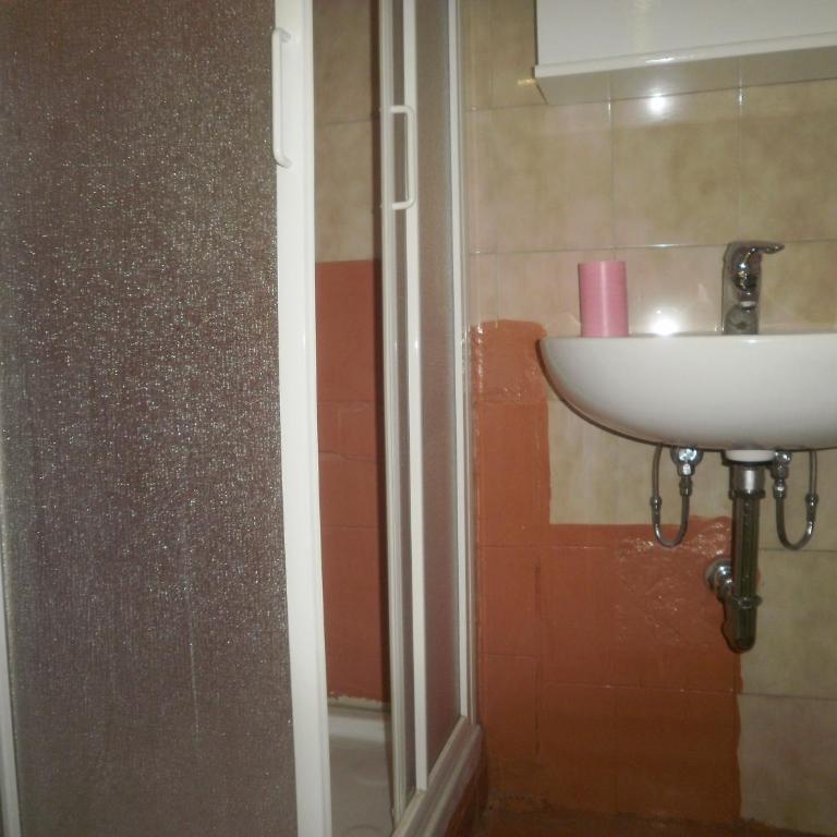 Guest House Erika - Camera Matrimoniale Deluxe (2 Adulti + 1 Bambino) - 4