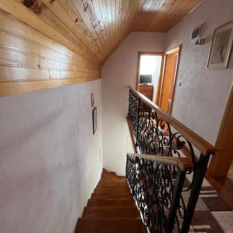 Kuća Čepić - Three-Bedroom House - 19