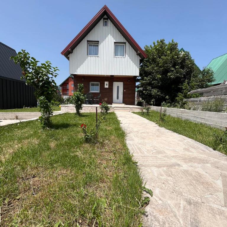 Kuća Čepić - Three-Bedroom House - 3