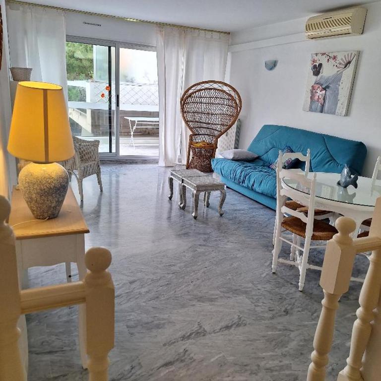 JUAN LES PINS Charming - One-Bedroom Apartment - 13