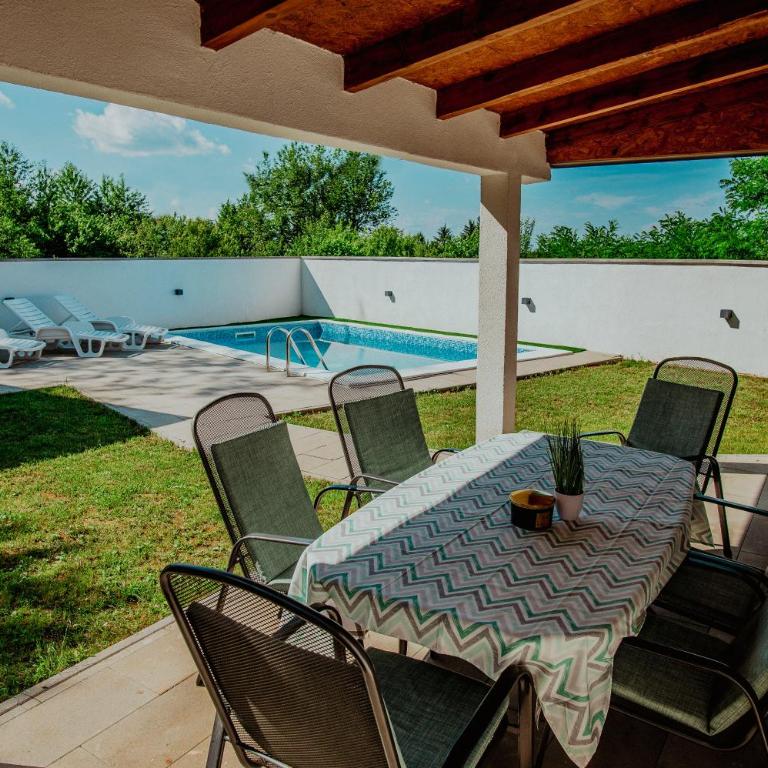 Kuća za odmor Vučjak - Two-Bedroom Villa - 1