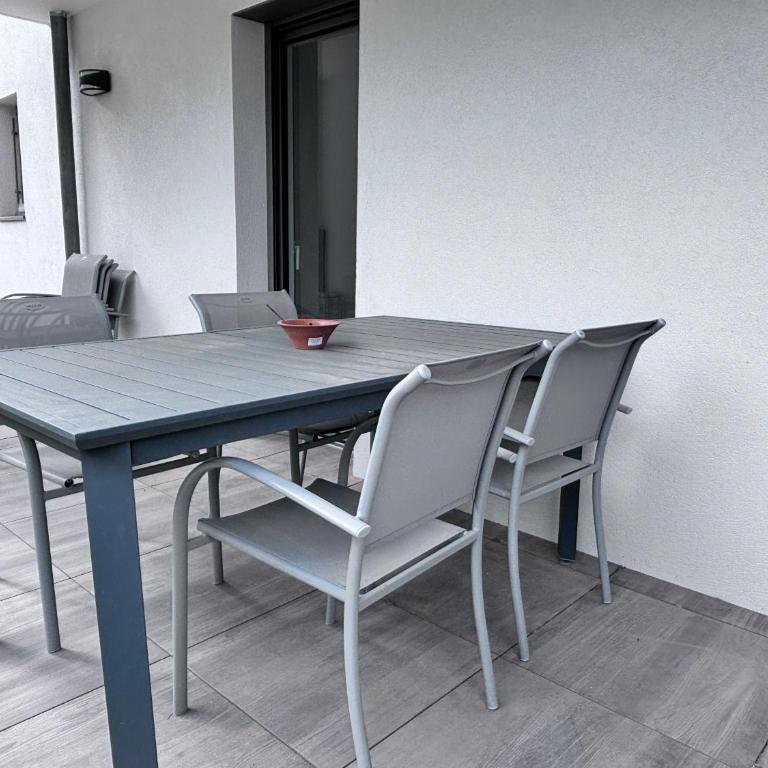Superbe T3 avec jardin, résidence avec piscine et accés plages - Appartement 2 Chambres - 7