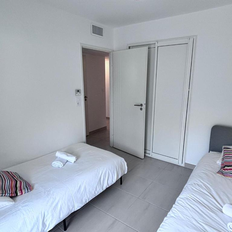 Superbe T3 avec jardin, résidence avec piscine et accés plages - Appartement 2 Chambres - 12